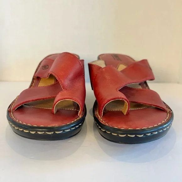 Born Red Leather Cushioned Wedge with Toe Strap Sandals Size 8 - Picture 4 of 15